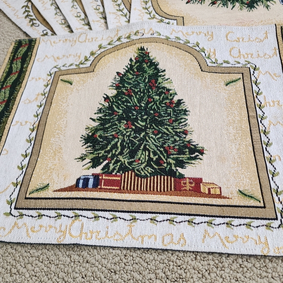Loon Lake Weavers Christmas Placemats - Set of 7 Christmas Tree Print - Picture 2 of 6